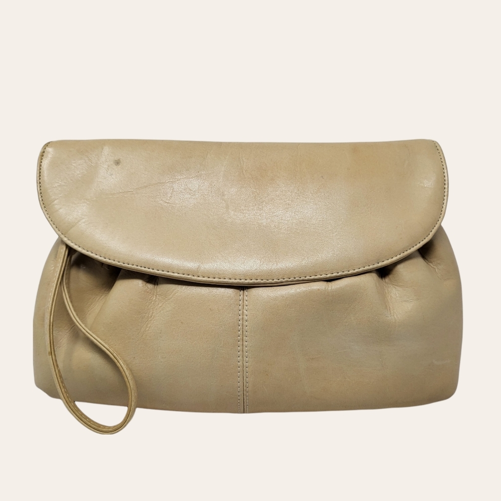 Vintage Levis Women Tan Leather Clutch